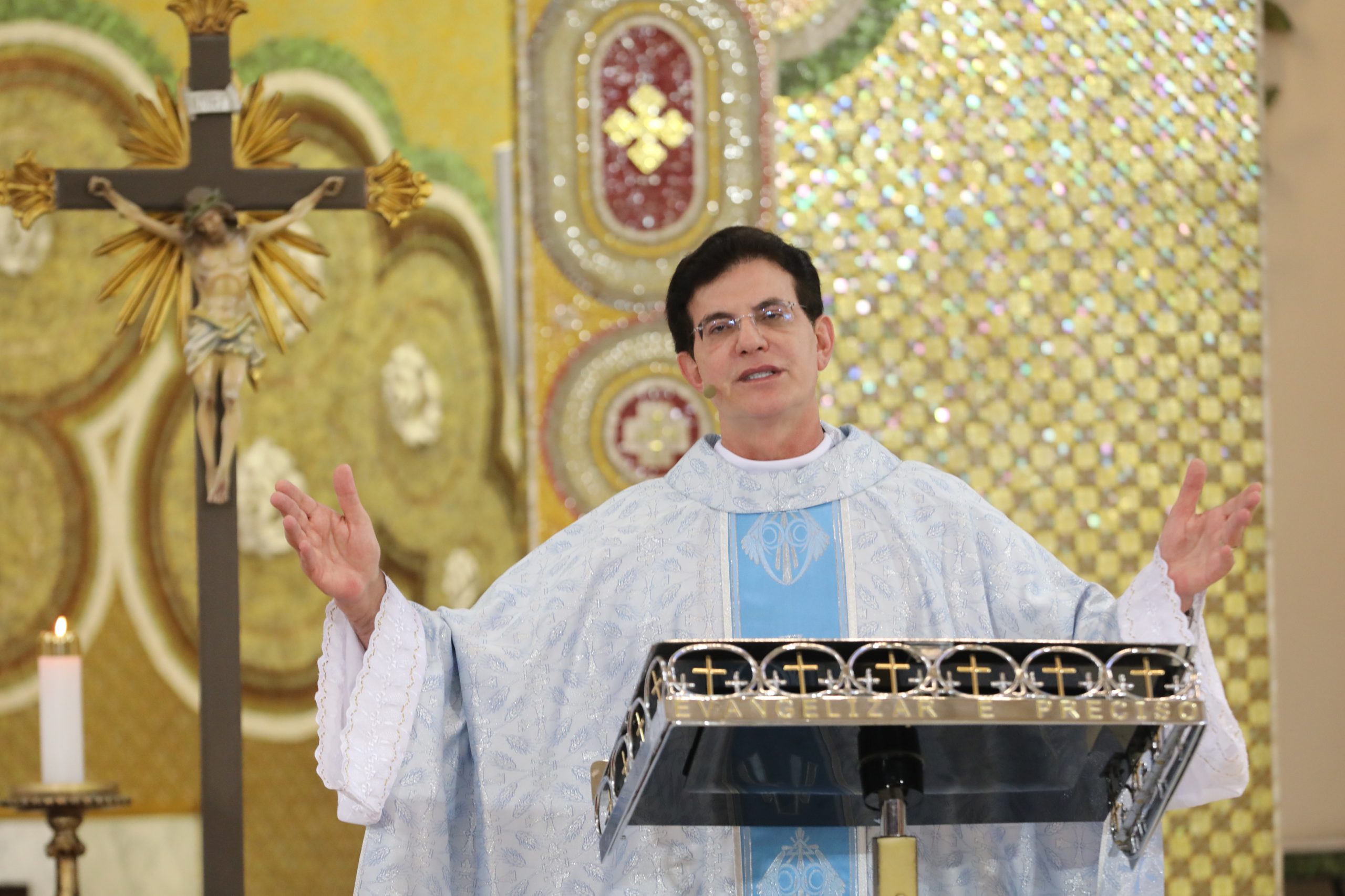 Missa de envio dos voluntários do XIV Retiro Nacional Evangelizar É Preciso