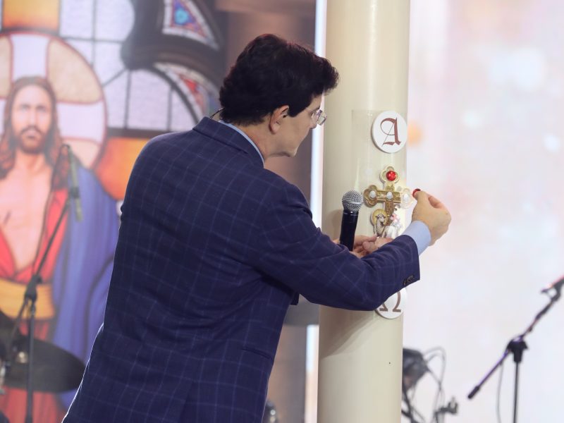 Padre Reginaldo Manzotti explica como perseverar no fogo do Amor